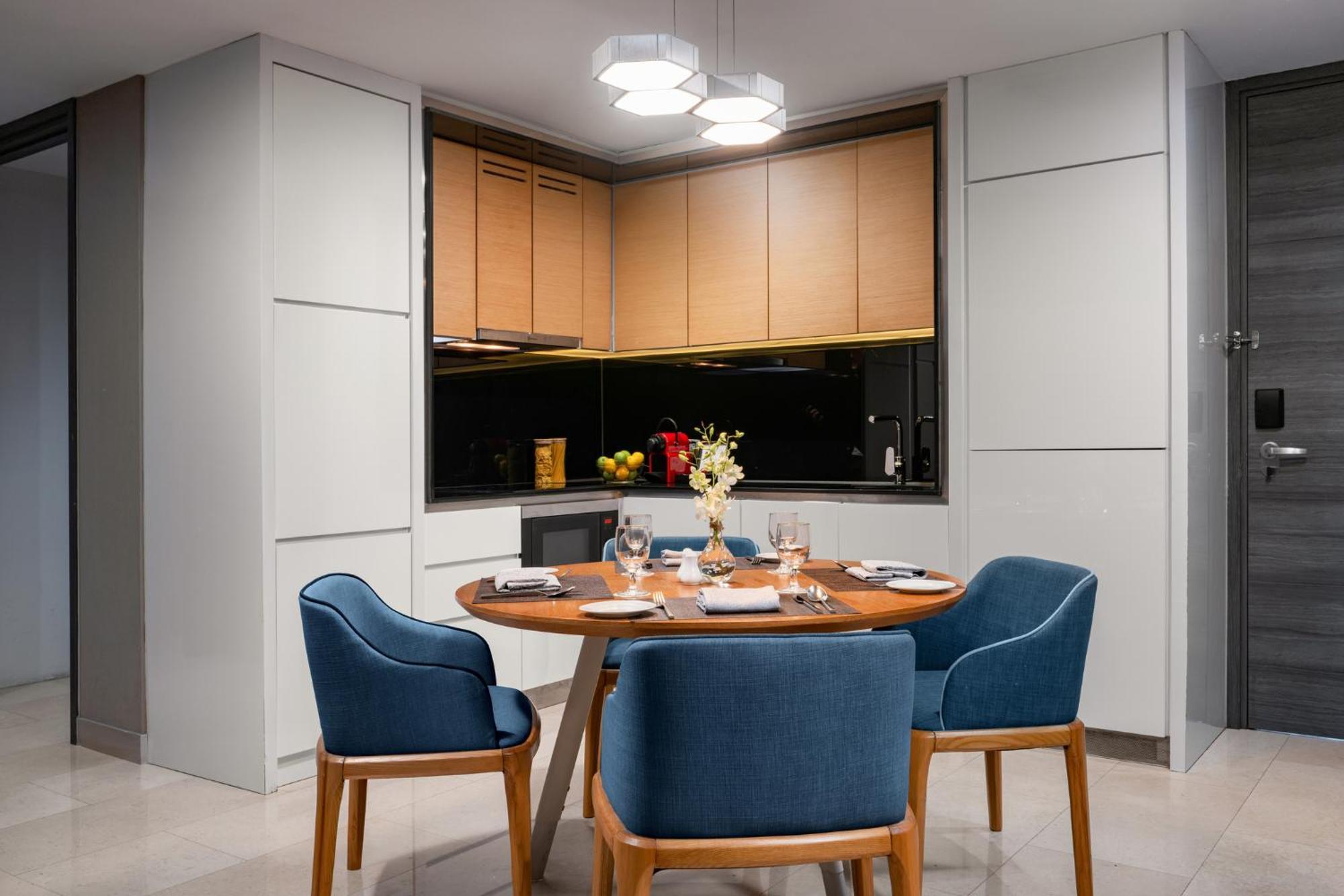 נוסג'יה Fraser Place Puteri Harbour מראה חיצוני תמונה A modern kitchen