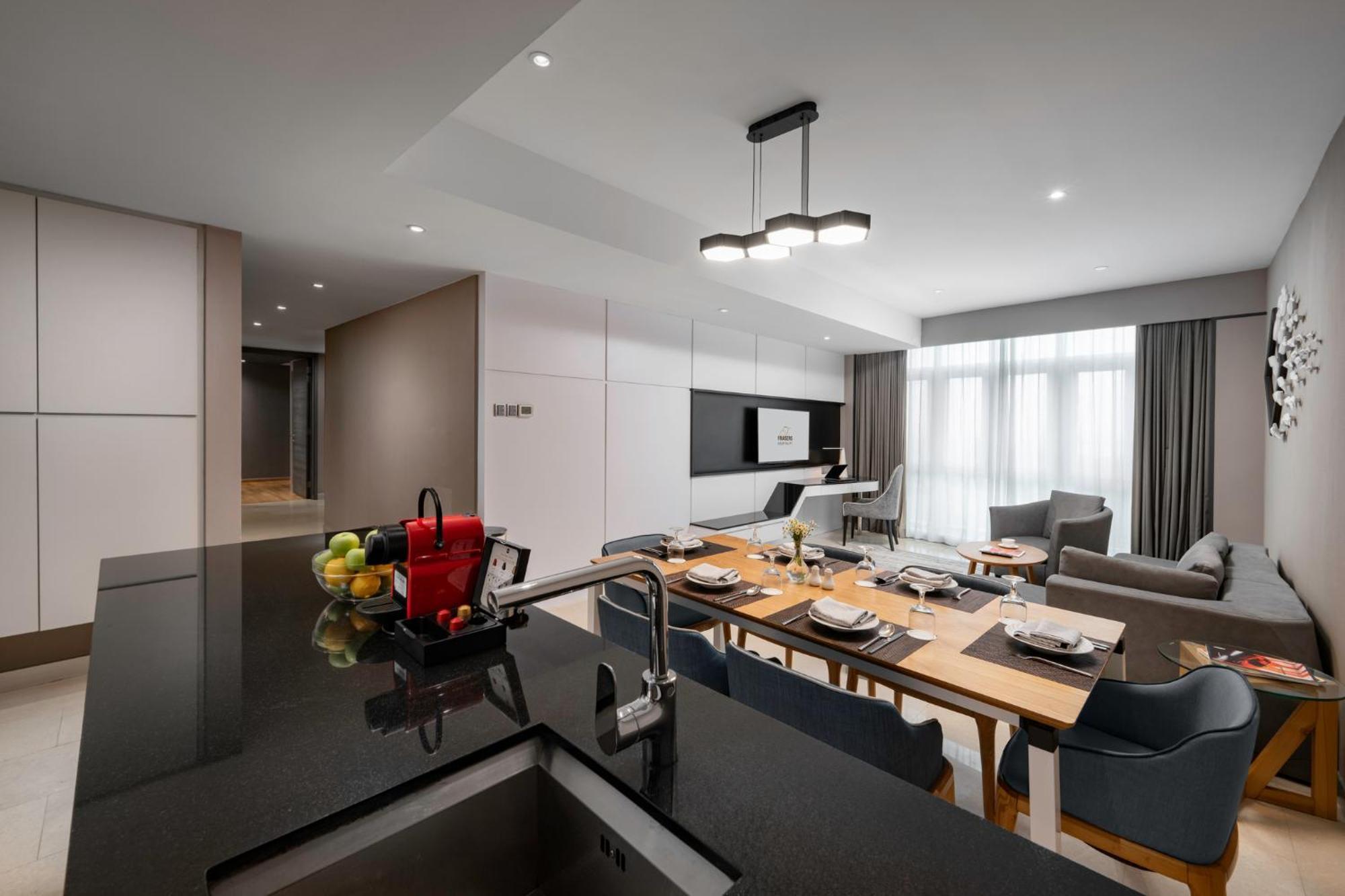 נוסג'יה Fraser Place Puteri Harbour מראה חיצוני תמונה A modern kitchen in China