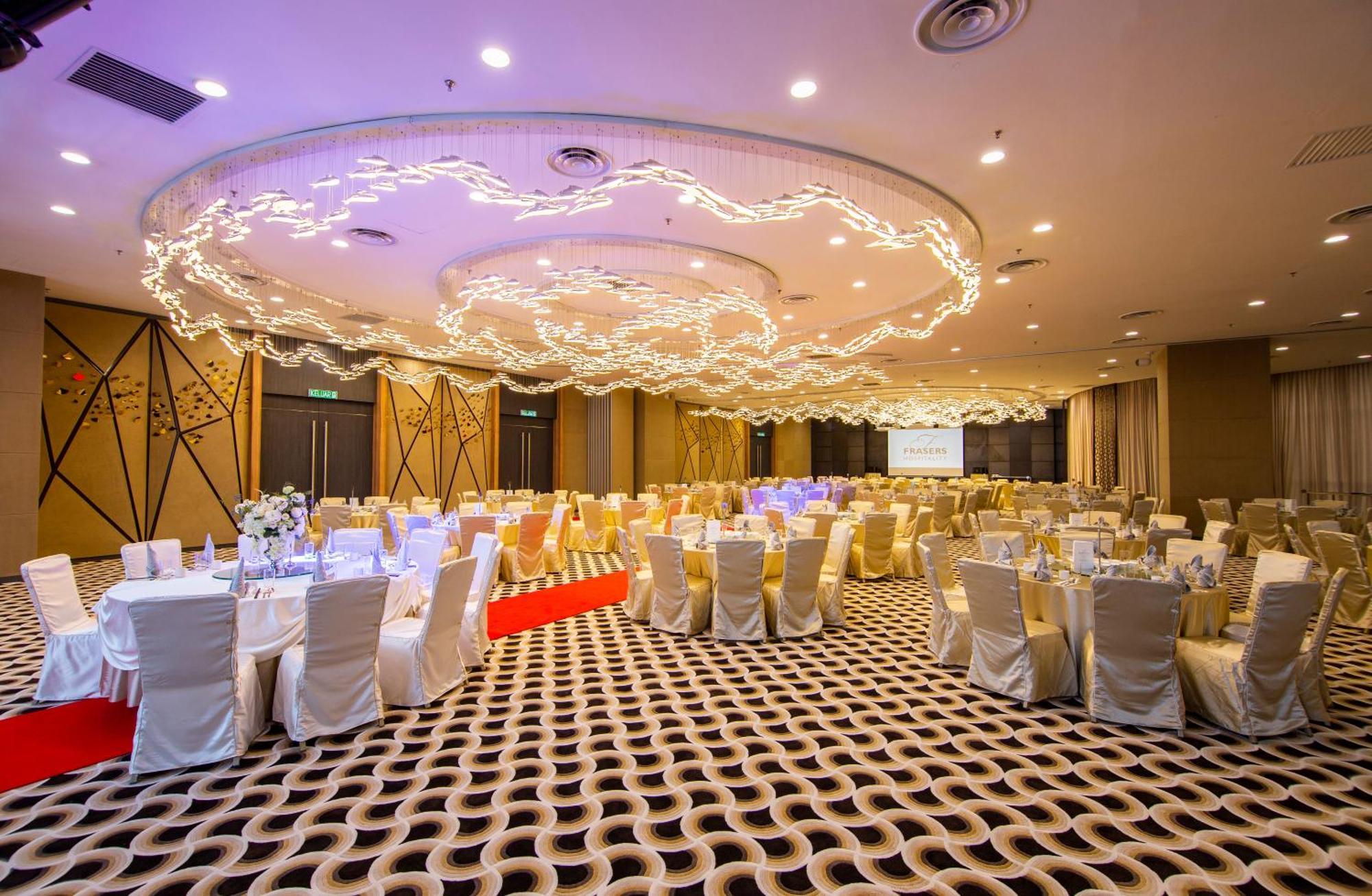 נוסג'יה Fraser Place Puteri Harbour מראה חיצוני תמונה The ballroom of the hotel
